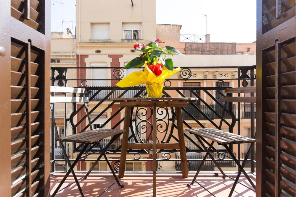 Bright Apartment With Balconies 34 برشلونة المظهر الخارجي الصورة